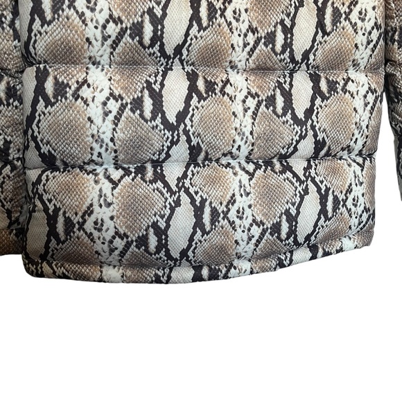 Aritzia Tna The Super Puff Snake Python Print Puffer Goose Down Jacket Size XS - Picture 13 of 16